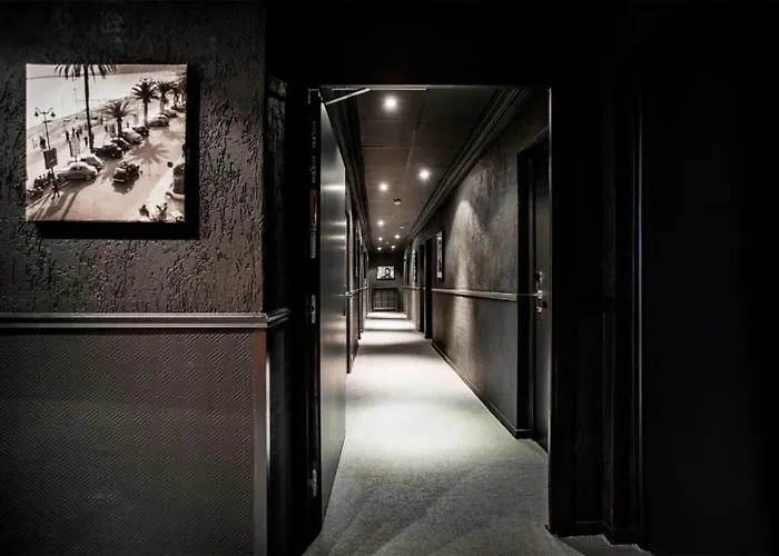 科罗纳酒店 3* 戛纳